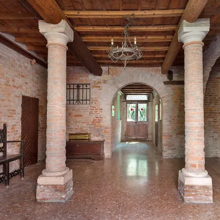 Apartment Exclusive Palazzo Schifanoia *